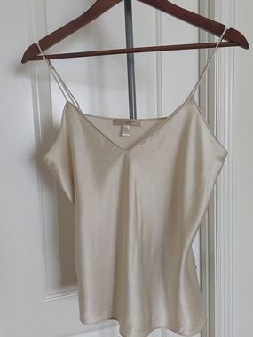 Banana Republic Cream and Balck color 100% silk  V-Neck Camisoles